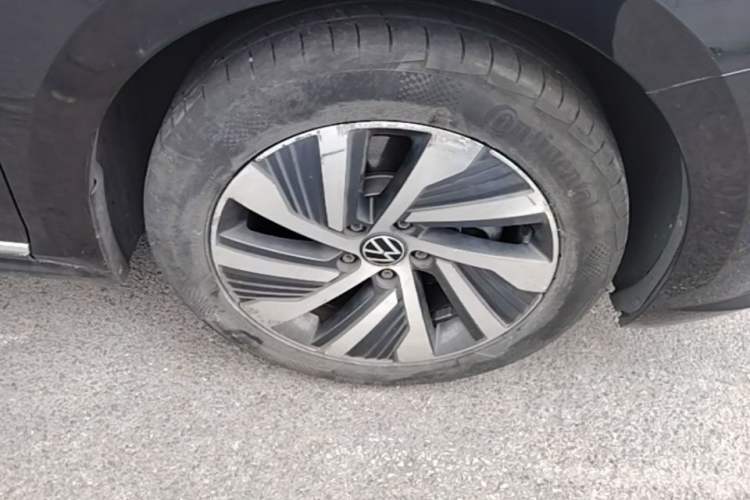 Used Volkswagen Passat New Energy 2020 430 PHEV Hybrid Elite Edition China VI Standard Right Front Wheel Hub