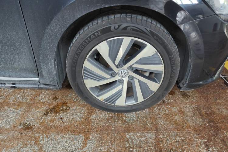 Used Volkswagen Passat New Energy 2020 430 PHEV Hybrid Elite Edition China VI Standard Right Front Wheel Hub