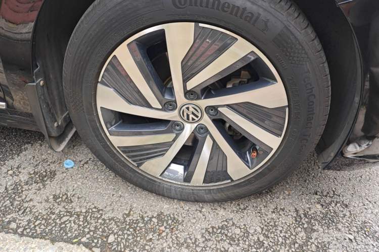 Used Volkswagen Passat New Energy 2020 430 PHEV Hybrid Luxury Edition China VI Standard Right Front Wheel Hub