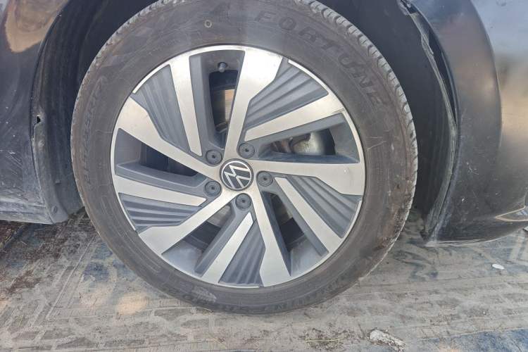 Used Volkswagen Passat New Energy 2020 430 PHEV Hybrid Elite Edition China VI Standard Right Front Wheel Hub