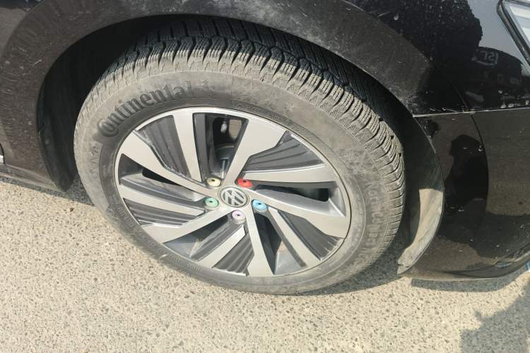 Used Volkswagen Passat New Energy 2020 430 PHEV Hybrid Luxury Edition China VI Standard Right Front Wheel Hub