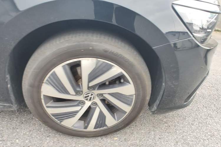 Used Volkswagen Passat New Energy 2020 430 PHEV Hybrid Elite Edition China VI Standard Right Front Wheel Hub