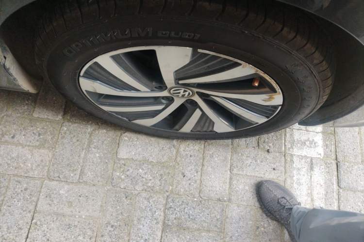 Used Volkswagen Passat New Energy 2020 430 PHEV Hybrid Luxury Edition China VI Standard Right Front Wheel Hub