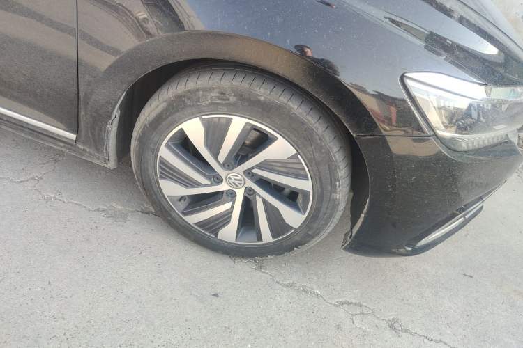 Used Volkswagen Passat New Energy 2020 430 PHEV Hybrid Luxury Edition China VI Standard Right Front Wheel Hub