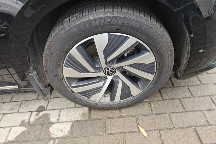 Used Volkswagen Passat New Energy 2020 430 PHEV Hybrid Luxury Edition China VI Standard Right Front Wheel Hub