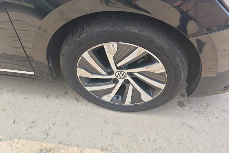 Used Volkswagen Passat New Energy 2020 430 PHEV Hybrid Luxury Edition China VI Standard Right Front Wheel Hub