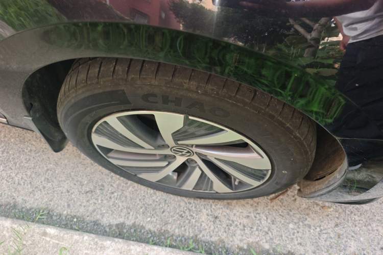 Used Volkswagen Passat New Energy 2020 430 PHEV Hybrid Elite Edition China VI Standard Right Front Wheel Hub