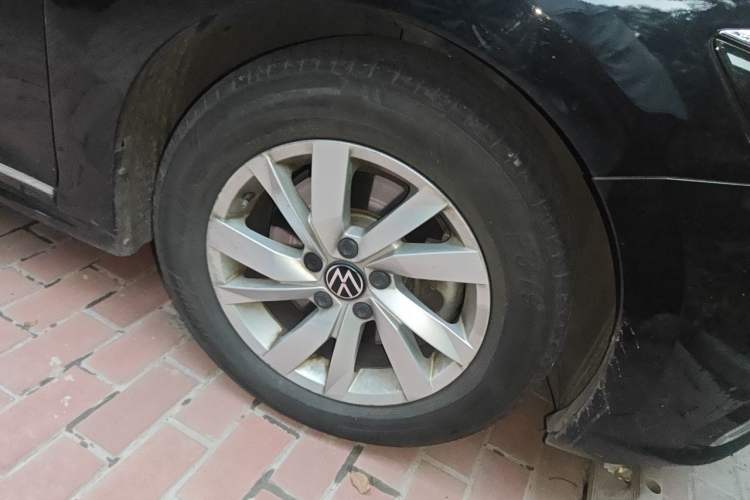 Used Volkswagen Passat New Energy 2020 430 PHEV Hybrid Elite Edition China VI Standard Right Front Wheel Hub