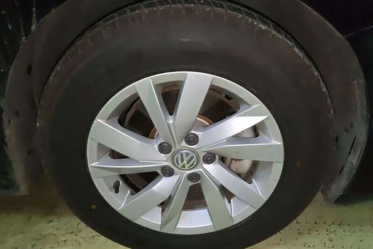 Used Volkswagen Passat New Energy 2020 430 PHEV Hybrid Elite Edition China VI Standard Right Front Wheel Hub