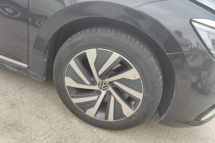 Used Volkswagen Passat New Energy 2020 430 PHEV Hybrid Luxury Edition China VI Standard Right Front Wheel Hub