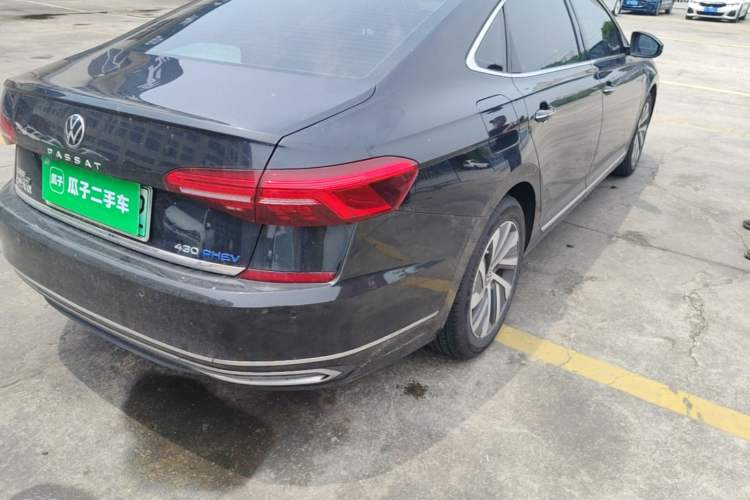 Used Volkswagen Passat New Energy 2020 430 PHEV Hybrid Luxury Edition China VI Standard Right Rear Taillight