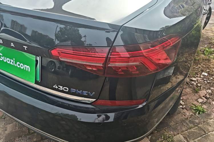 Used Volkswagen Passat New Energy 2020 430 PHEV Hybrid Luxury Edition China VI Standard Right Rear Taillight