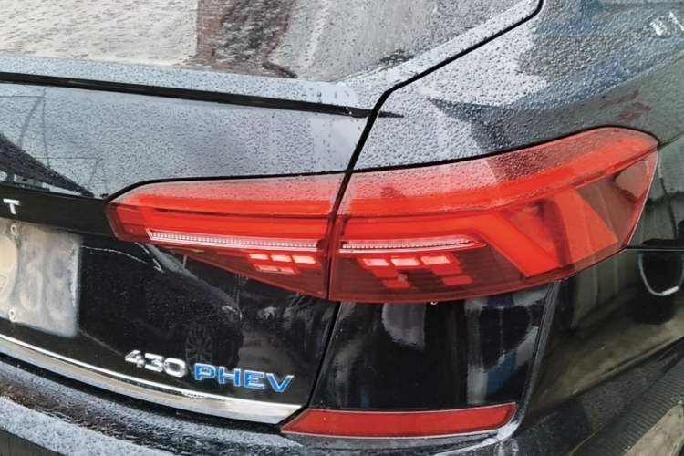 Used Volkswagen Passat New Energy 2020 430 PHEV Hybrid Luxury Edition China VI Standard Right Rear Taillight
