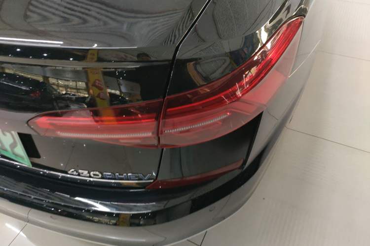 Used Volkswagen Passat New Energy 2020 430 PHEV Hybrid Luxury Edition China VI Standard Right Rear Taillight