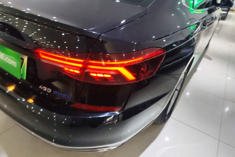 Used Volkswagen Passat New Energy 2020 430 PHEV Hybrid Elite Edition China VI Standard Right Rear Taillight