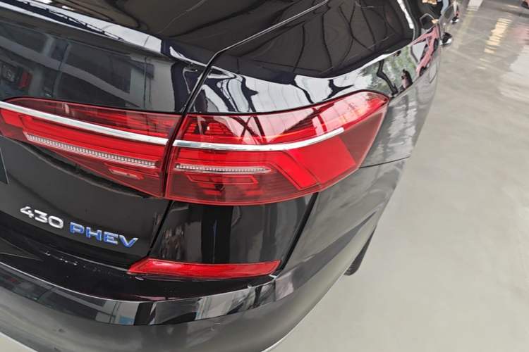 Used Volkswagen Passat New Energy 2020 430 PHEV Hybrid Elite Edition China VI Standard Right Rear Taillight