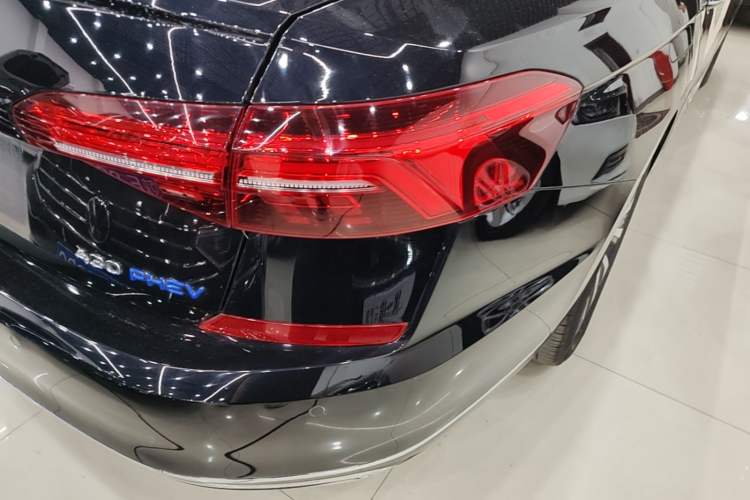 Used Volkswagen Passat New Energy 2020 430 PHEV Hybrid Elite Edition China VI Standard Right Rear Taillight