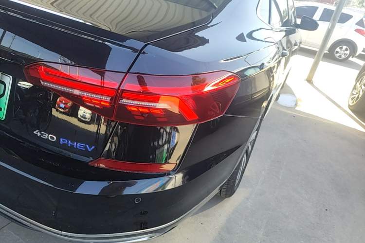 Used Volkswagen Passat New Energy 2020 430 PHEV Hybrid Elite Edition China VI Standard Right Rear Taillight