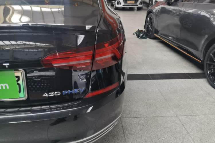 Used Volkswagen Passat New Energy 2020 430 PHEV Hybrid Elite Edition China VI Standard Right Rear Taillight