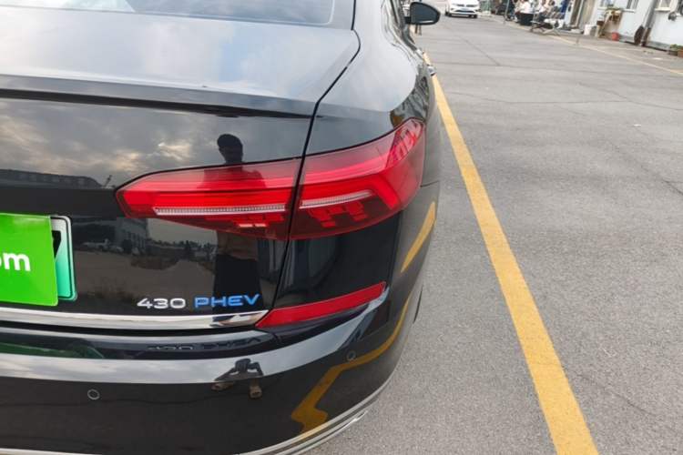 Used Volkswagen Passat New Energy 2020 430 PHEV Hybrid Luxury Edition China VI Standard Right Rear Taillight