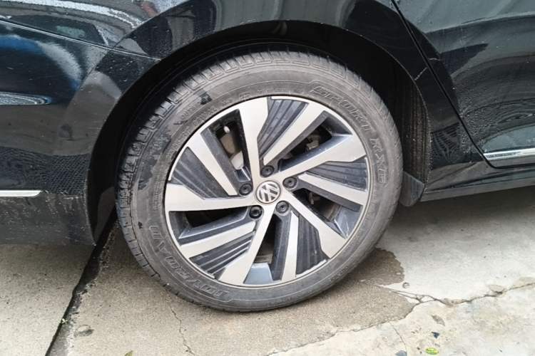 Used Volkswagen Passat New Energy 2020 430 PHEV Hybrid Luxury Edition China VI Standard Right Rear Wheel Hub