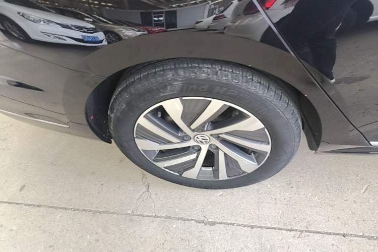 Used Volkswagen Passat New Energy 2020 430 PHEV Hybrid Elite Edition China VI Standard Right Rear Wheel Hub