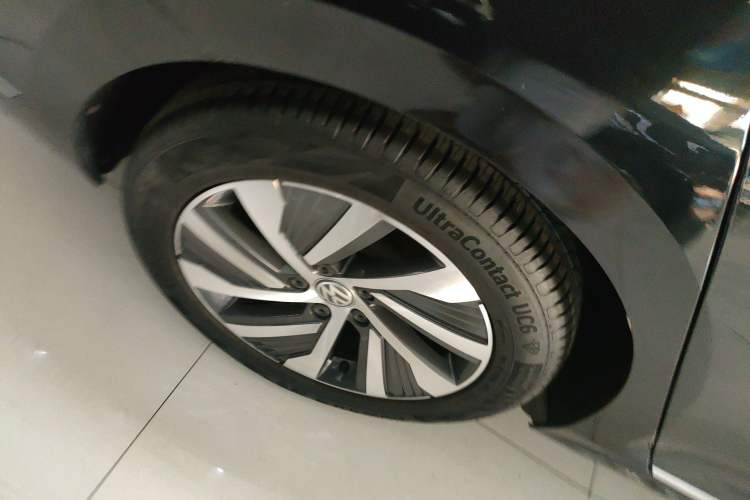 Used Volkswagen Passat New Energy 2020 430 PHEV Hybrid Luxury Edition China VI Standard Right Rear Wheel Hub