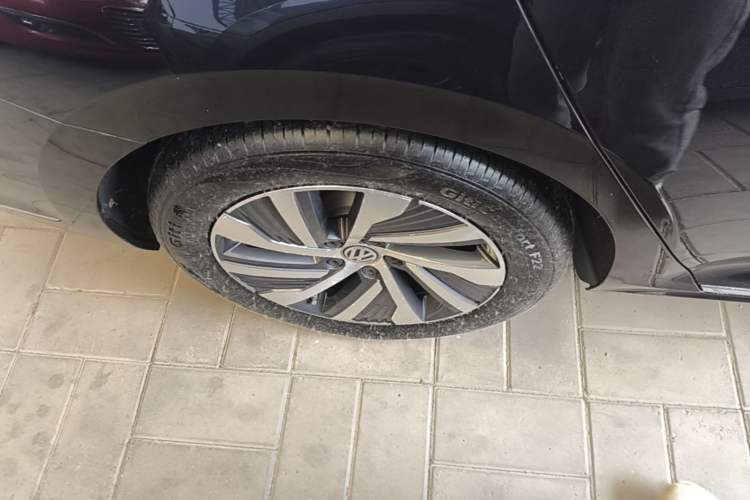 Used Volkswagen Passat New Energy 2020 430 PHEV Hybrid Elite Edition China VI Standard Right Rear Wheel Hub