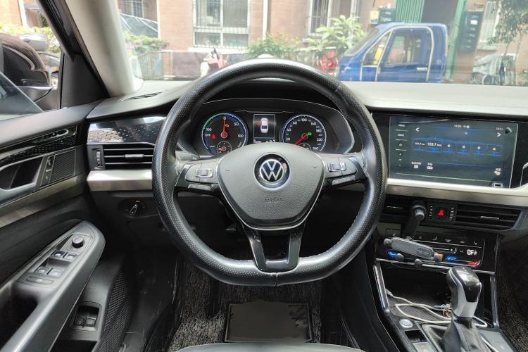 Used Volkswagen Passat New Energy 2020 430 PHEV Hybrid Elite Edition China V Standard Steering Wheel