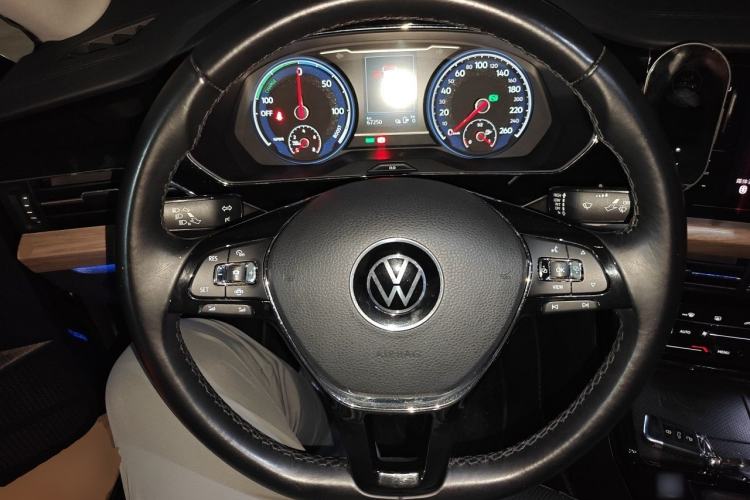 Used Volkswagen Passat New Energy 2020 430 PHEV Hybrid Luxury Edition China VI Standard Steering Wheel