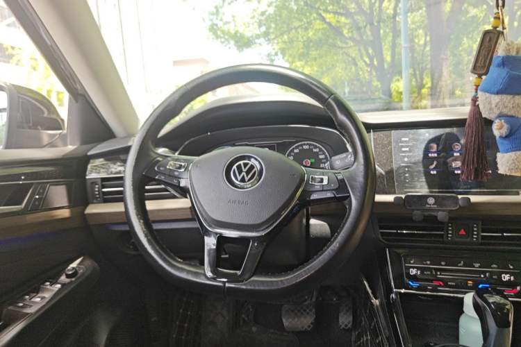 Used Volkswagen Passat New Energy 2020 430 PHEV Hybrid Luxury Version China V Standard Steering Wheel