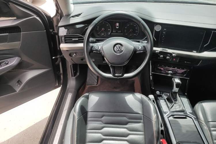 Used Volkswagen Passat New Energy 2020 430 PHEV Hybrid Elite Edition China VI Standard Steering Wheel