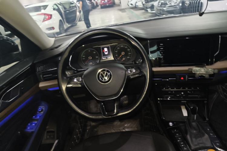 Used Volkswagen Passat New Energy 2020 430 PHEV Hybrid Luxury Version China V Standard Steering Wheel