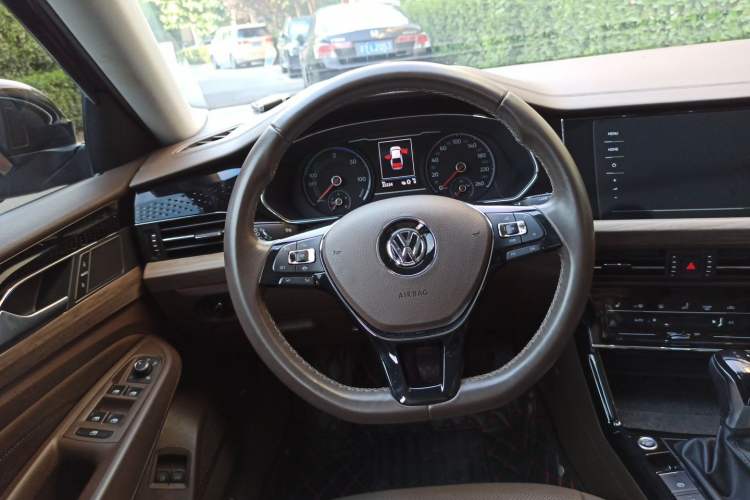 Used Volkswagen Passat New Energy 2020 430 PHEV Hybrid Luxury Edition China VI Standard Steering Wheel
