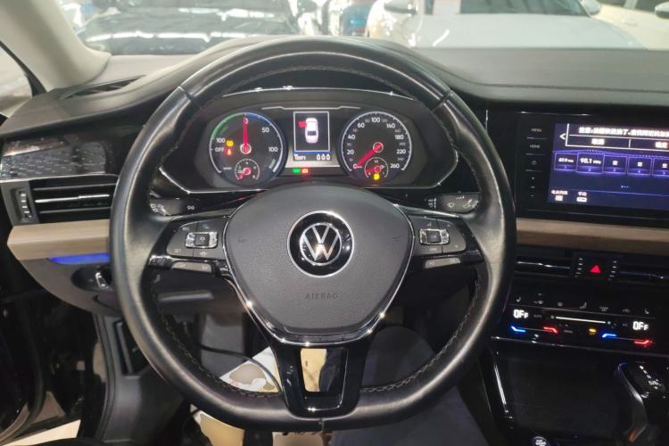 Used Volkswagen Passat New Energy 2020 430 PHEV Hybrid Luxury Edition China VI Standard Steering Wheel