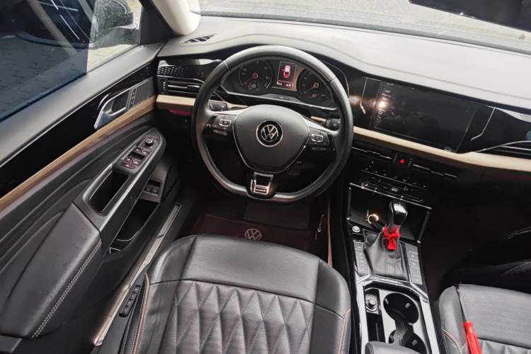 Used Volkswagen Passat New Energy 2020 430 PHEV Hybrid Luxury Edition China VI Standard Steering Wheel