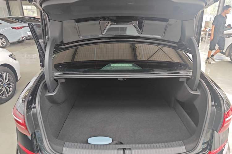 Used Volkswagen Passat New Energy 2020 430 PHEV Hybrid Elite Edition China VI Standard Trunk