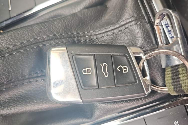 Used Volkswagen Passat New Energy 2020 430 PHEV Hybrid Luxury Edition China VI Standard Vehicle Key