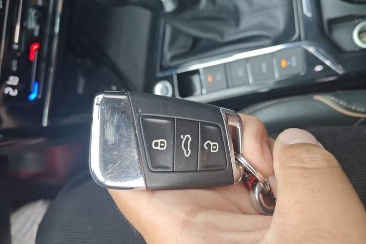 Used Volkswagen Passat New Energy 2020 430 PHEV Hybrid Luxury Edition China VI Standard Vehicle Key