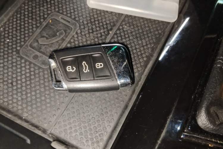 Used Volkswagen Passat New Energy 2020 430 PHEV Hybrid Luxury Edition China VI Standard Vehicle Key
