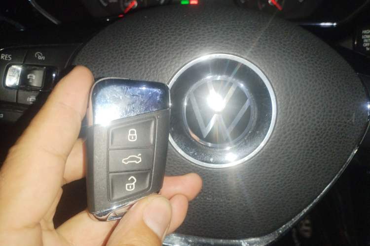 Used Volkswagen Passat New Energy 2020 430 PHEV Hybrid Luxury Edition China VI Standard Vehicle Key