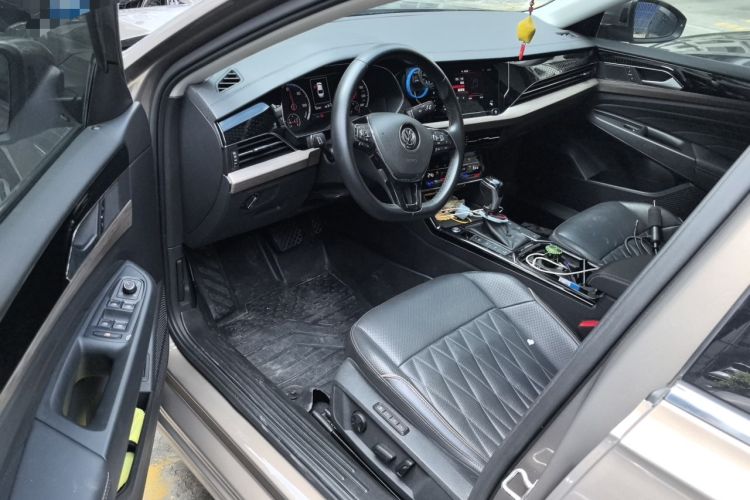Used Volkswagen Passat New Energy 2020 430 PHEV Hybrid Luxury Edition China VI Standard Driver Seat