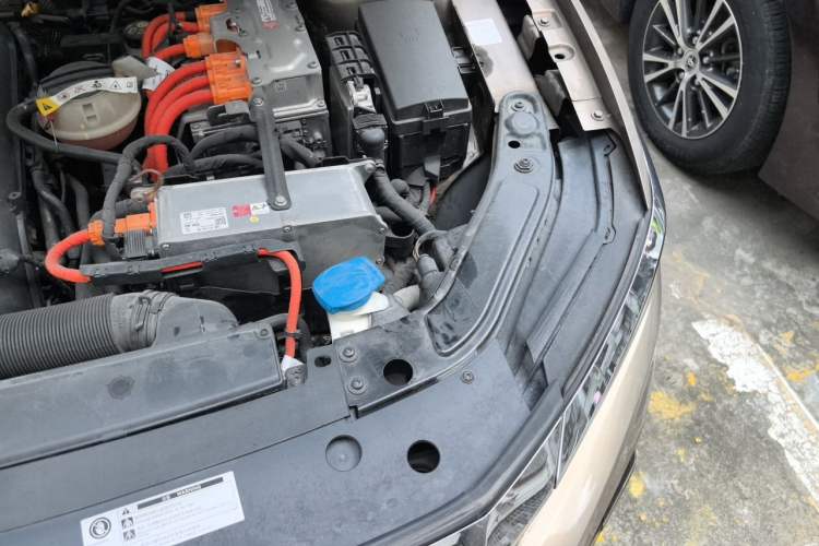 Used Volkswagen Passat New Energy 2020 430 PHEV Hybrid Luxury Edition China VI Standard Engine Bay Left