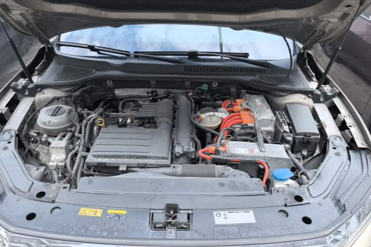 Used Volkswagen Passat New Energy 2020 430 PHEV Hybrid Luxury Edition China VI Standard Engine Bay