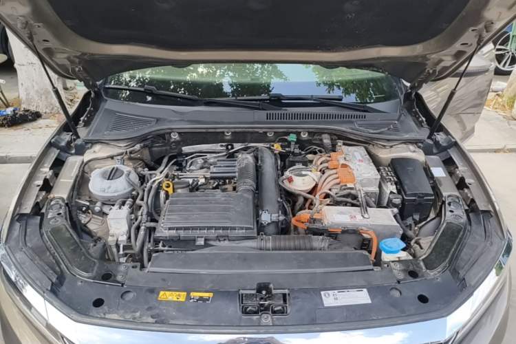 Used Volkswagen Passat New Energy 2020 430 PHEV Hybrid Luxury Edition China VI Standard Engine Bay