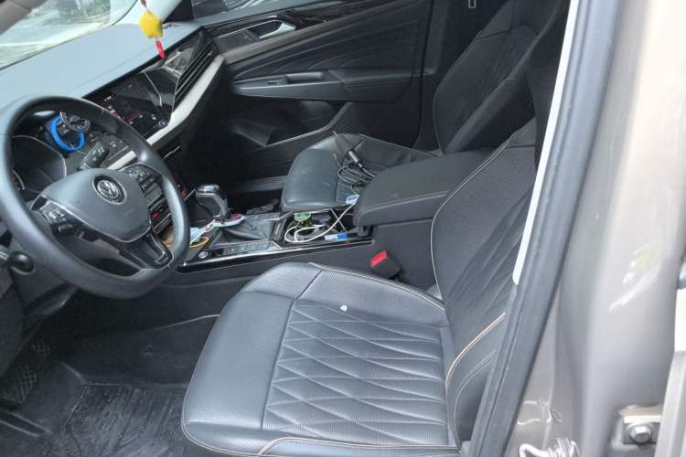 Used Volkswagen Passat New Energy 2020 430 PHEV Hybrid Luxury Edition China VI Standard Left Front Seat