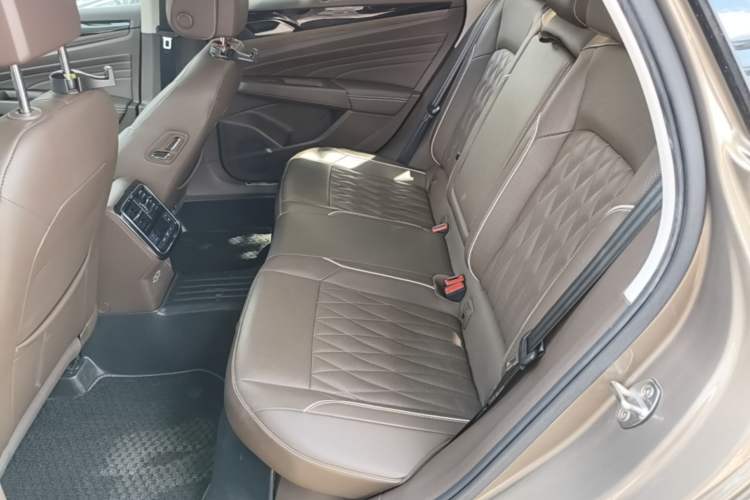 Used Volkswagen Passat New Energy 2020 430 PHEV Hybrid Luxury Edition China VI Standard Left Rear Seat