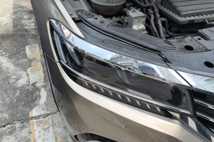 Used Volkswagen Passat New Energy 2020 430 PHEV Hybrid Luxury Edition China VI Standard Right Front Headlight