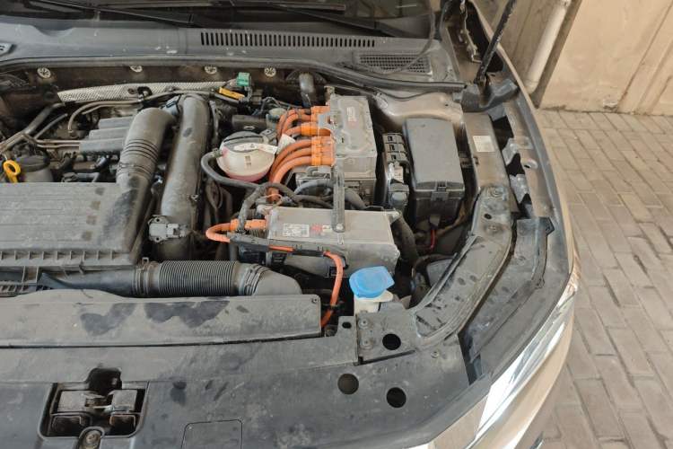 Used Volkswagen Passat New Energy 2020 430 PHEV Hybrid Luxury Edition China VI Standard Engine Bay Left
