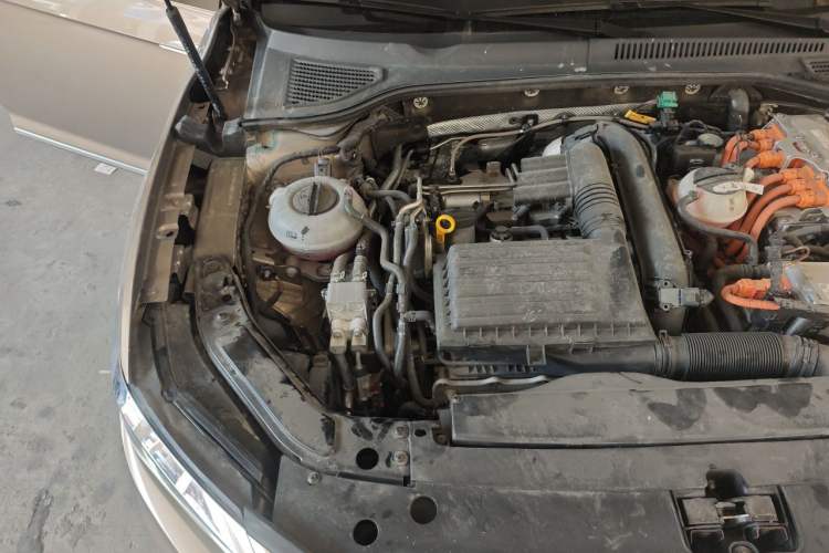 Used Volkswagen Passat New Energy 2020 430 PHEV Hybrid Luxury Edition China VI Standard Engine Bay Right
